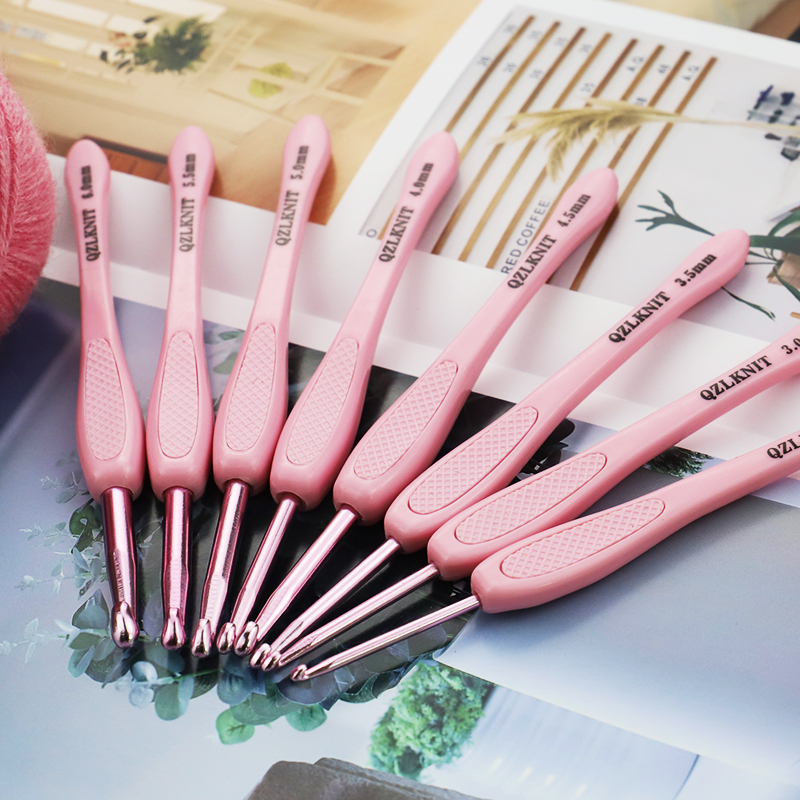 Crochet Hook Set - طقم 8 قطع من إبر الحياكة
