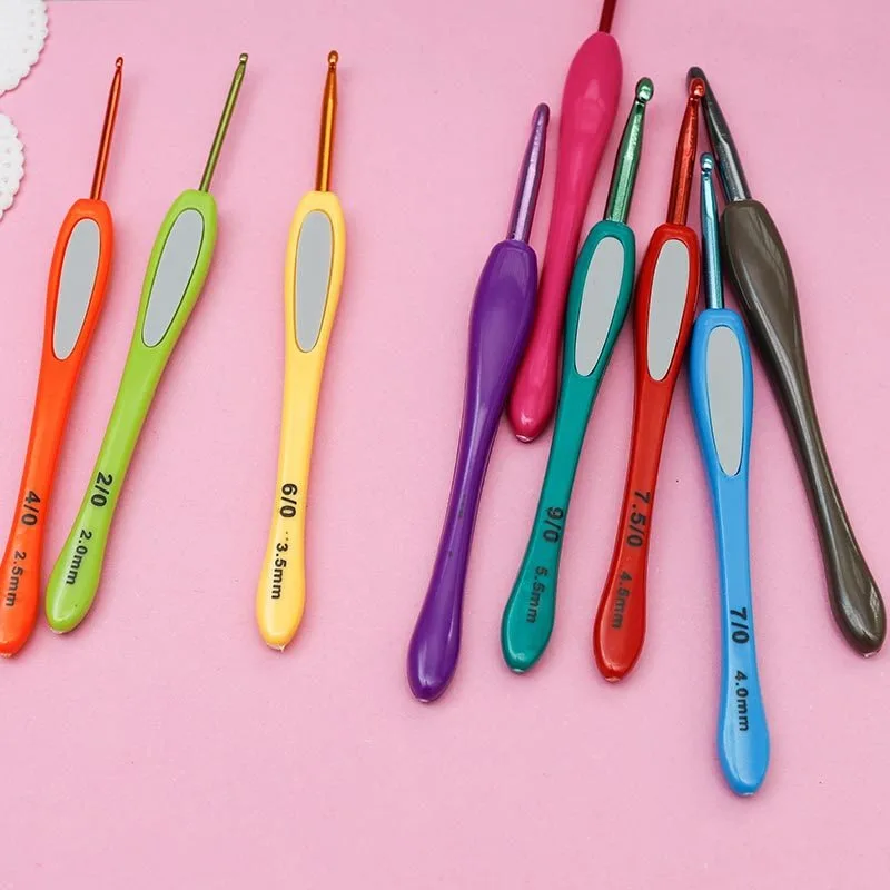 اللون لينة مقبض الكروشيه أداة  - مراجعة Crochet Hook Set وسعره