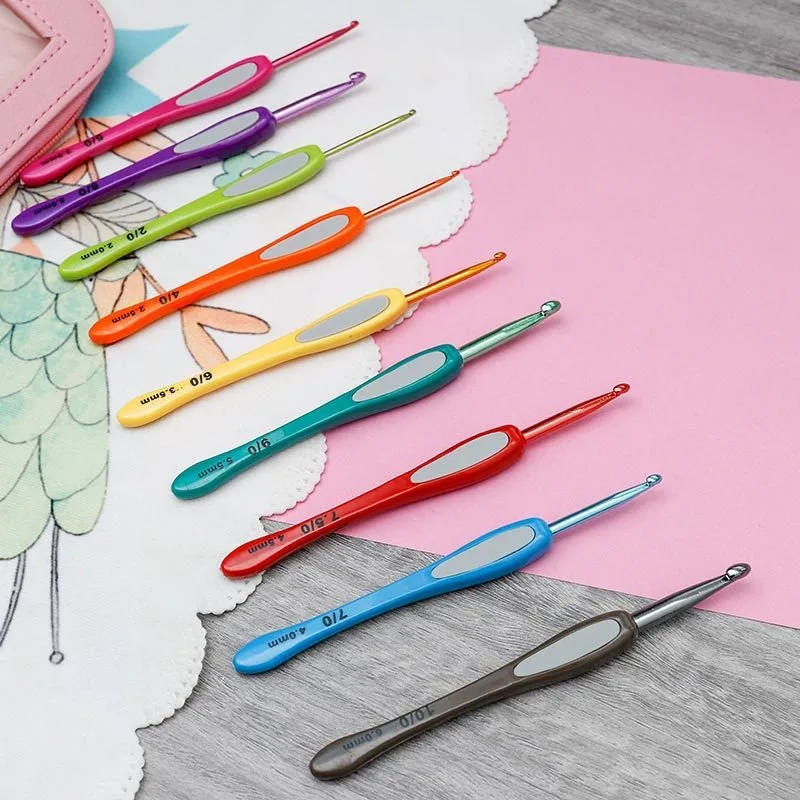 اللون لينة مقبض الكروشيه أداة  - مراجعة Crochet Hook Set وسعره
