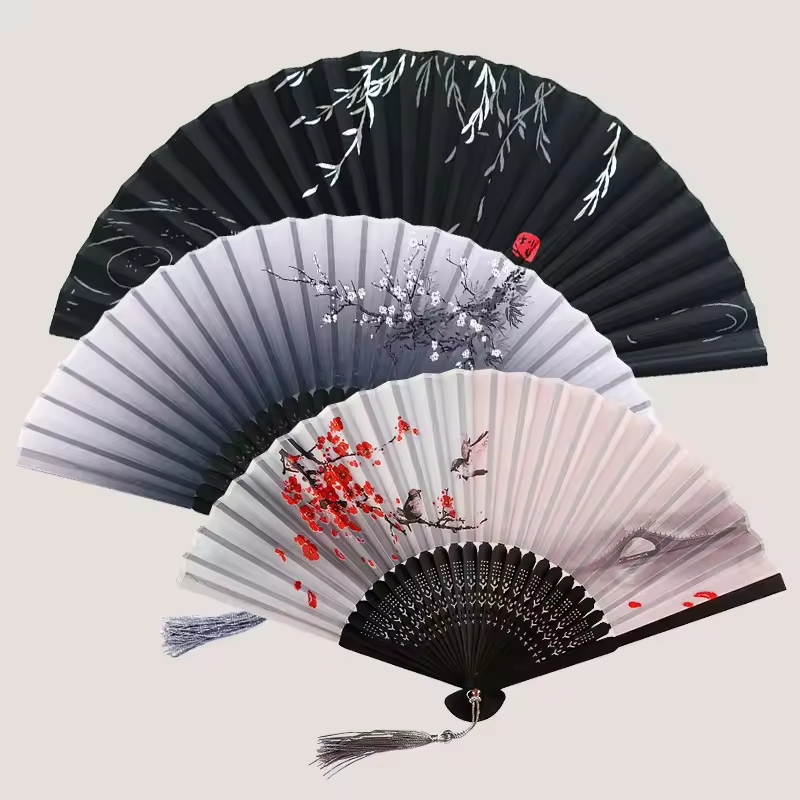 مروحة يدوية قابلة للطي لحفلات  - مراجعة Art Craft Website وسعره