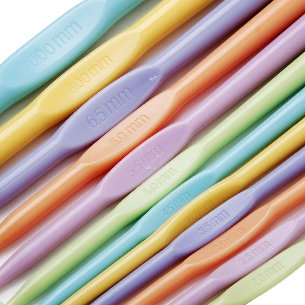 مجموعة من 12 إبرة كروشيه ملونة - مراجعة Crochet Hook Set وسعره